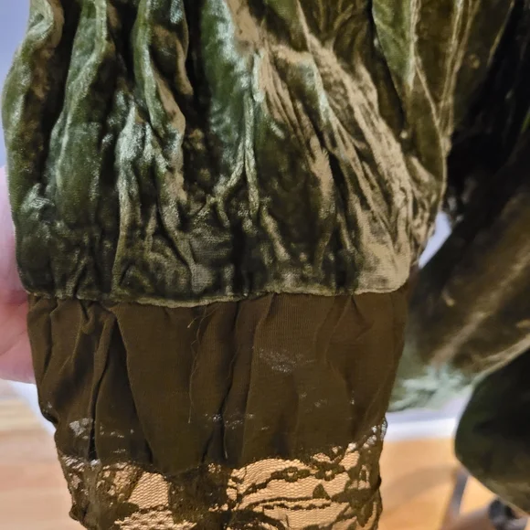 '90s Vintage Crushed Velvet Skirt & Blazer Set - Picture 11 of 11